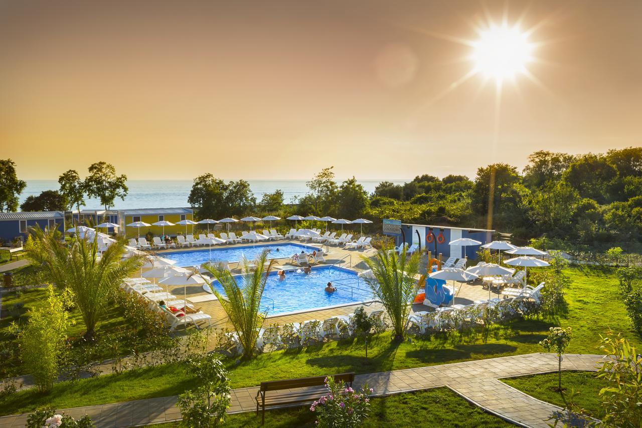 Aminess Maravea Camping Resort Holiday Homes Новиград Екстериор снимка
