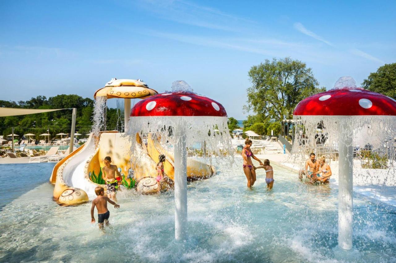 Aminess Maravea Camping Resort Holiday Homes Новиград Екстериор снимка