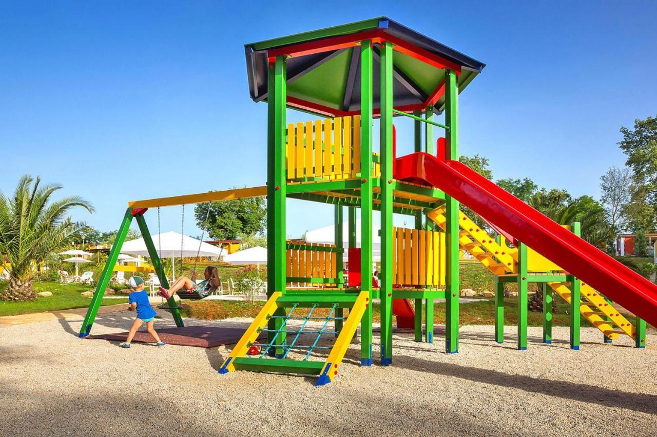 Aminess Maravea Camping Resort Holiday Homes Новиград Екстериор снимка